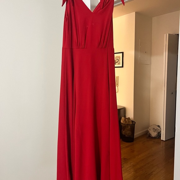 Selling red dress, great for weddings - Picture 3 of 3